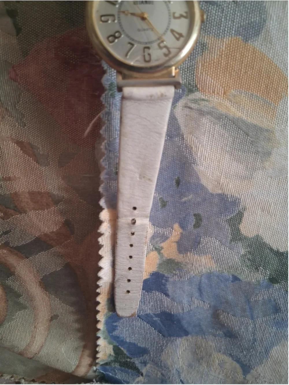 (Parts)Gitano Quartz Analog Wristwatch White Leather Band Gold Tone Case